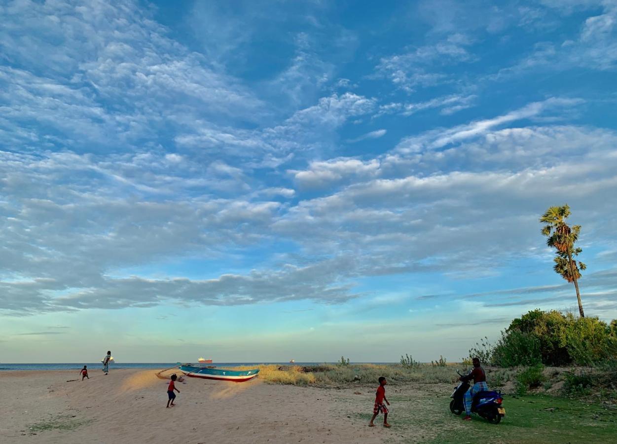 108 Palms Beach Resort Trincomalee Dış mekan fotoğraf